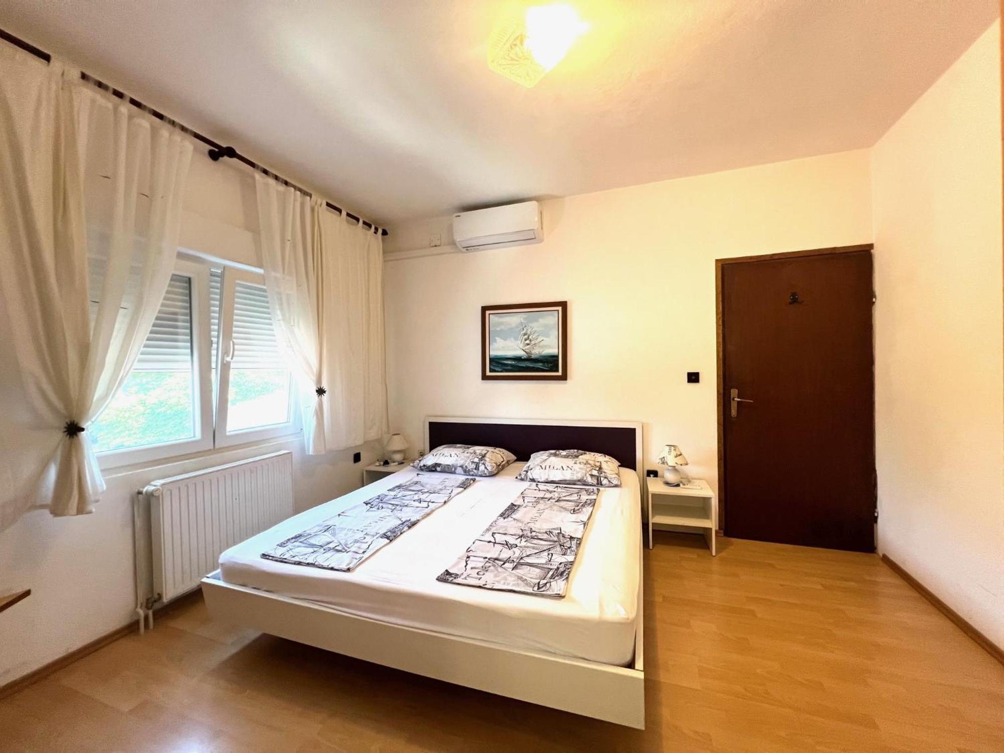Kunce Apartment