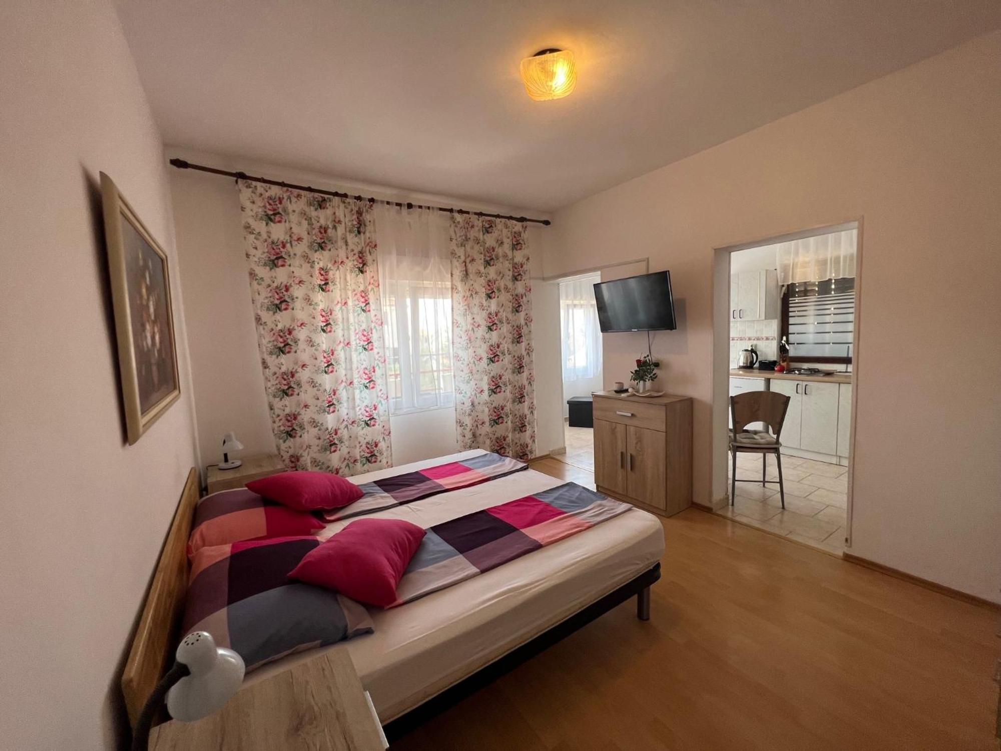 Kunce Apartment *